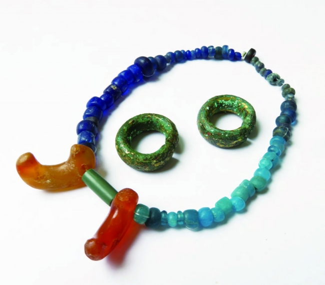 古代出雲】まが玉・管玉・丸玉、切子玉など色鮮やかな「玉」 を一堂に