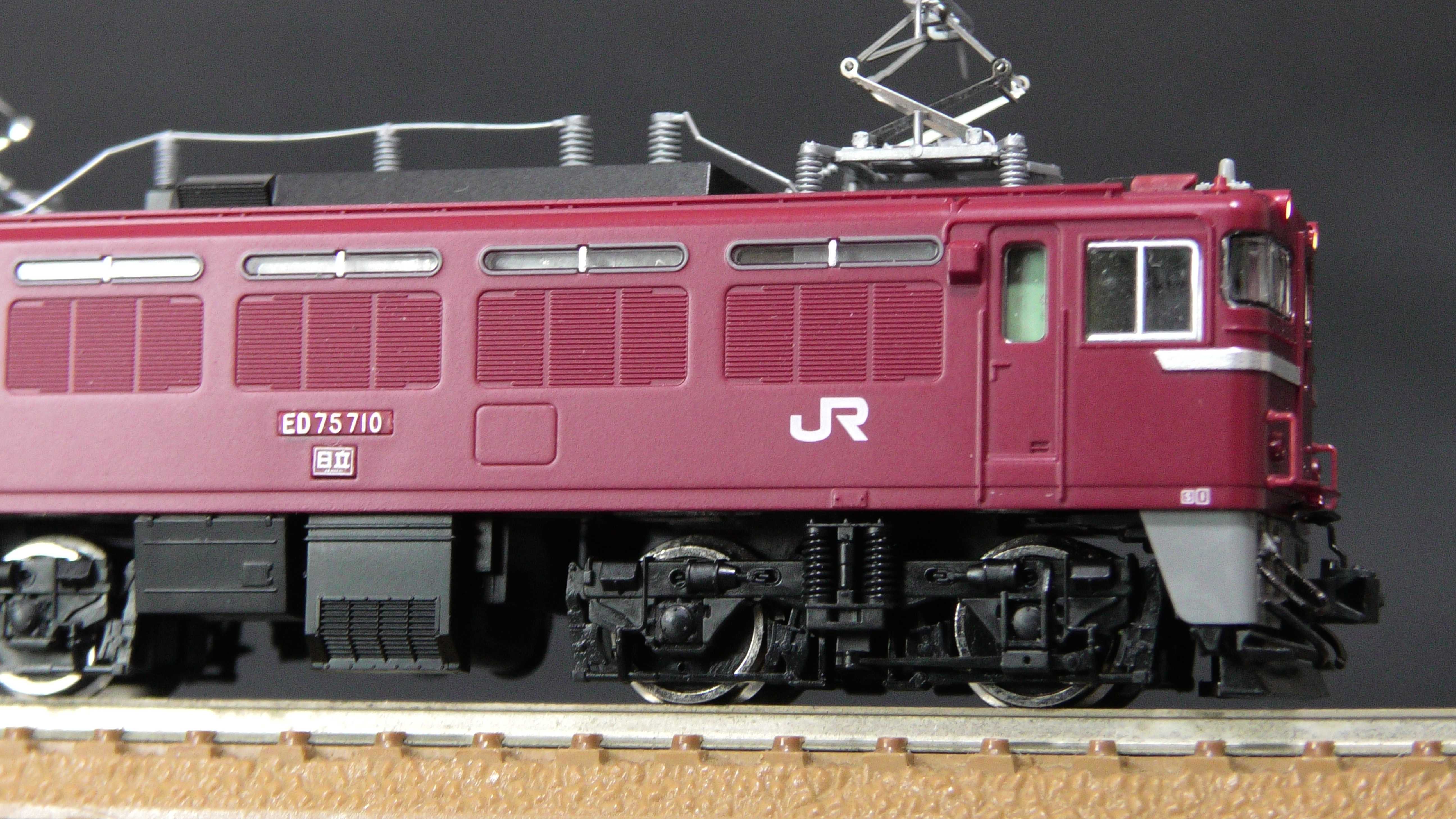 鉄道模型 TOMIX ED75 700番台サッシ窓（前期型）を後期仕様に（後編