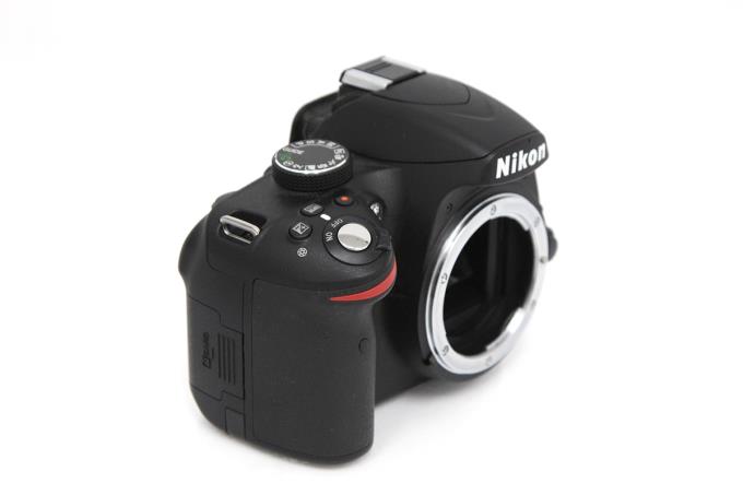 Nikon D3200 ダブルズームキット 美品 シャッター11070 Nikon D3200
