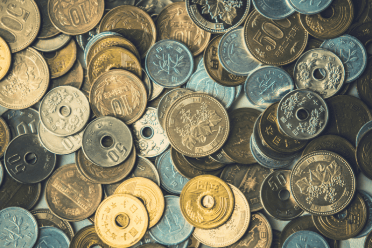 超簡単】汚れた硬貨・古銭をきれいにする方法は？硬貨別、素材別に解説