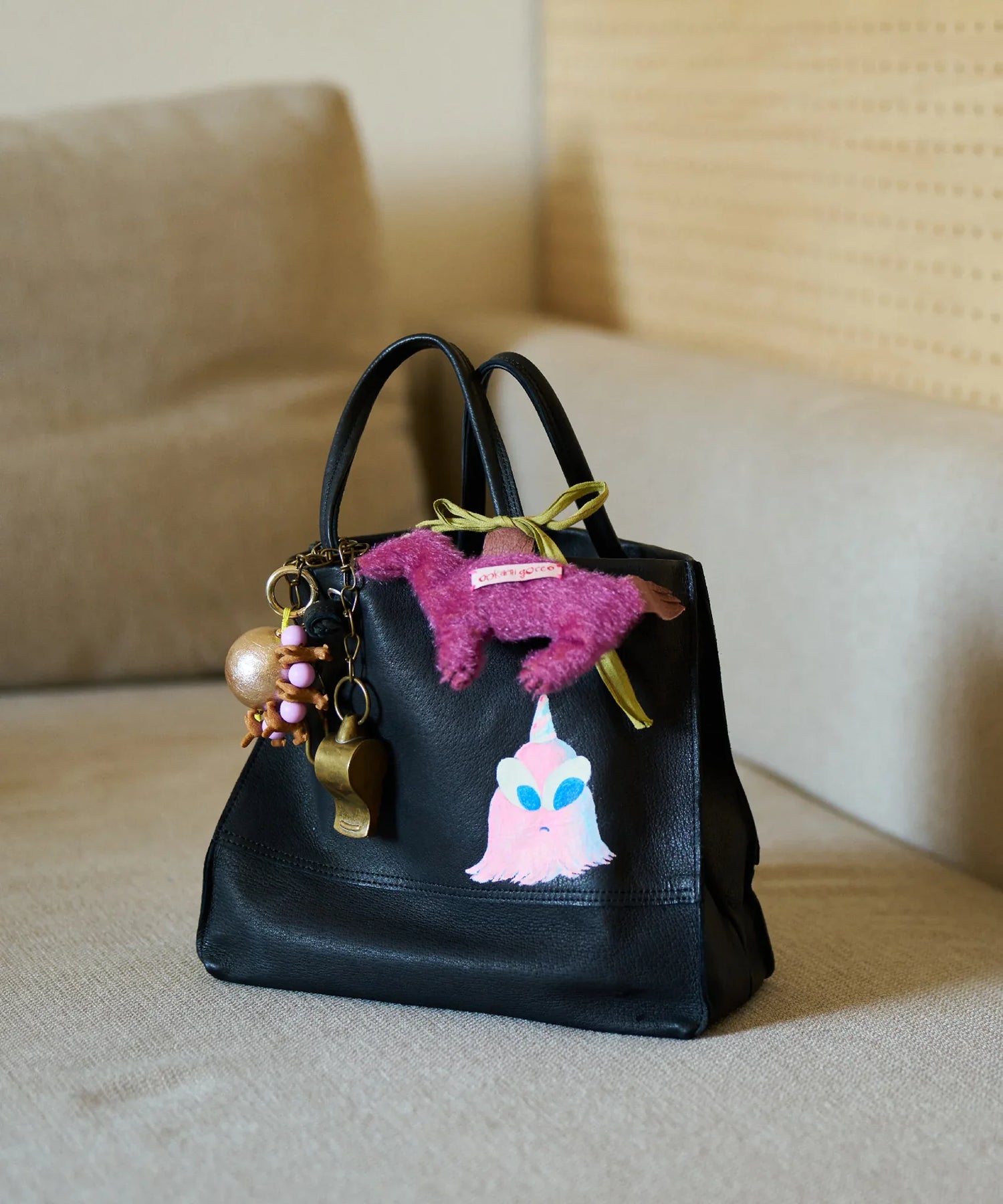 REN】《トートバッグ》シンプルで軽い、紙袋モチーフの四角いレザーバッグ