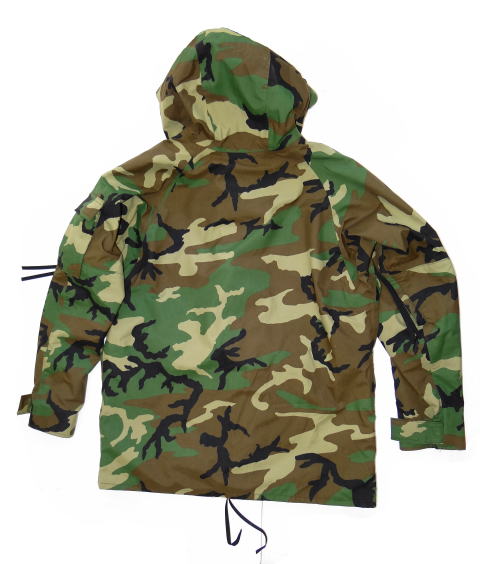 ゴアテックスパーカーウッドランド迷彩
