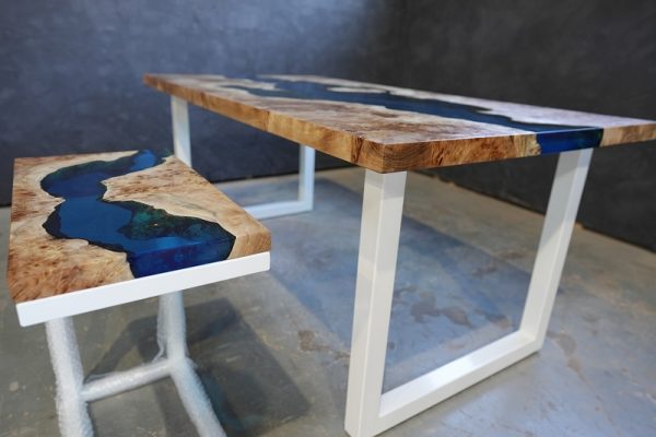 リゾートのようなブルーレジンテーブル！【倉庫見学から完成まで