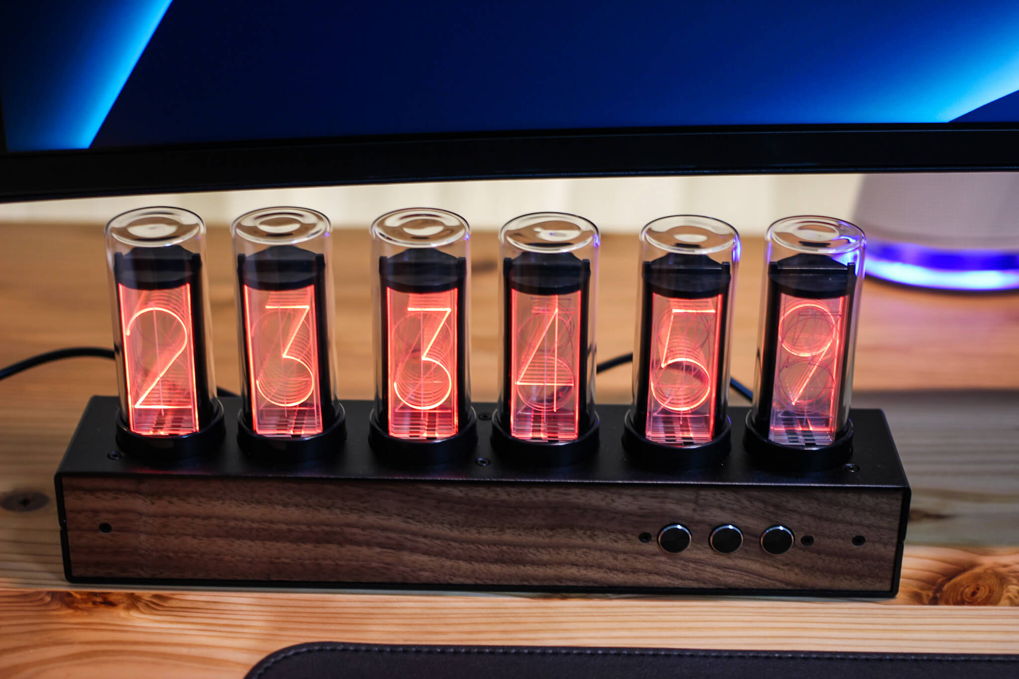 ニキシー管 置き時計 Gxie Clock ニキシー管風のLED時計、Gixie Clock