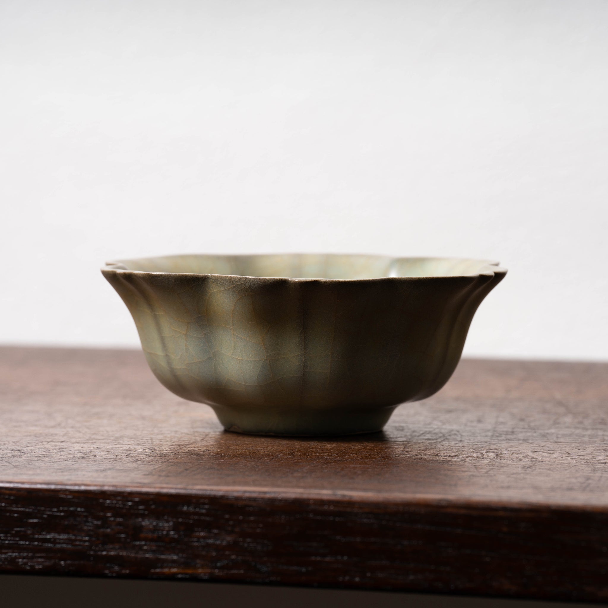 南宋官窯 青磁花口碗 – 燦禾 SANKA