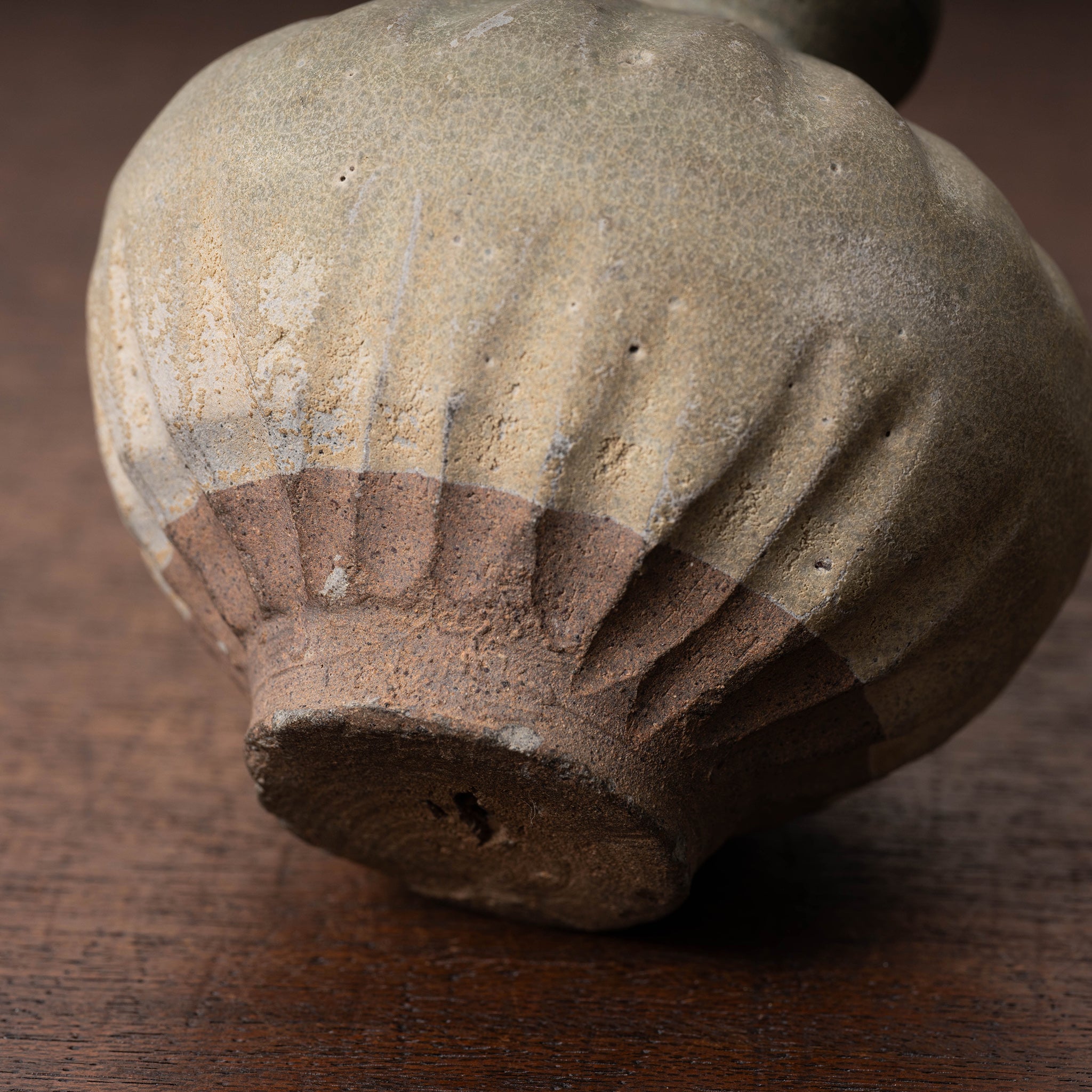 青磁鎬文小壺 タイ スンコロク 骨董 ∅ 5cm R1400ダM 青磁鎬文小壺