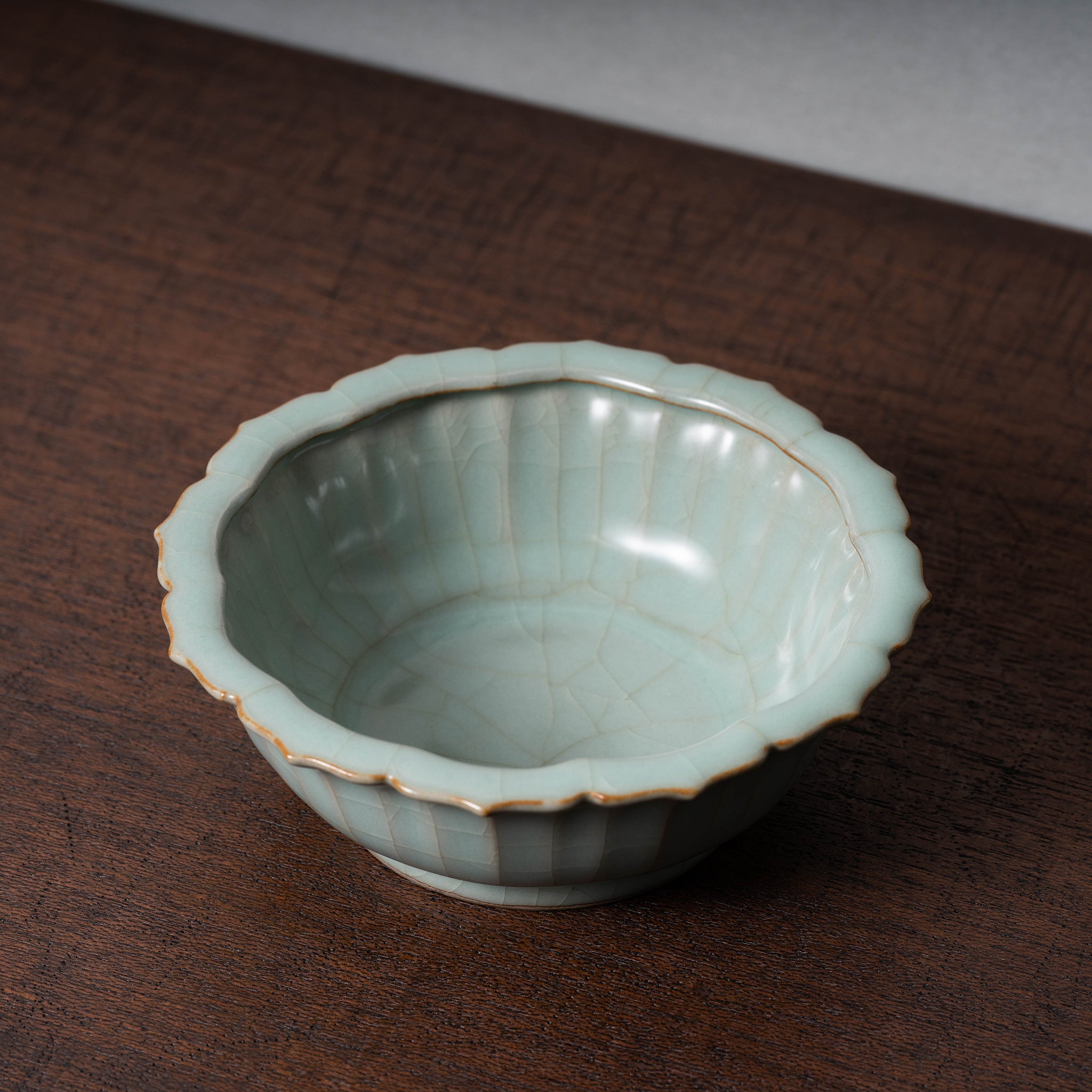 宋時代 青磁 汝官窯 氷裂紋 支釘焼き 双螭龍耳 鼓釘六方香炉(C-61) 宋