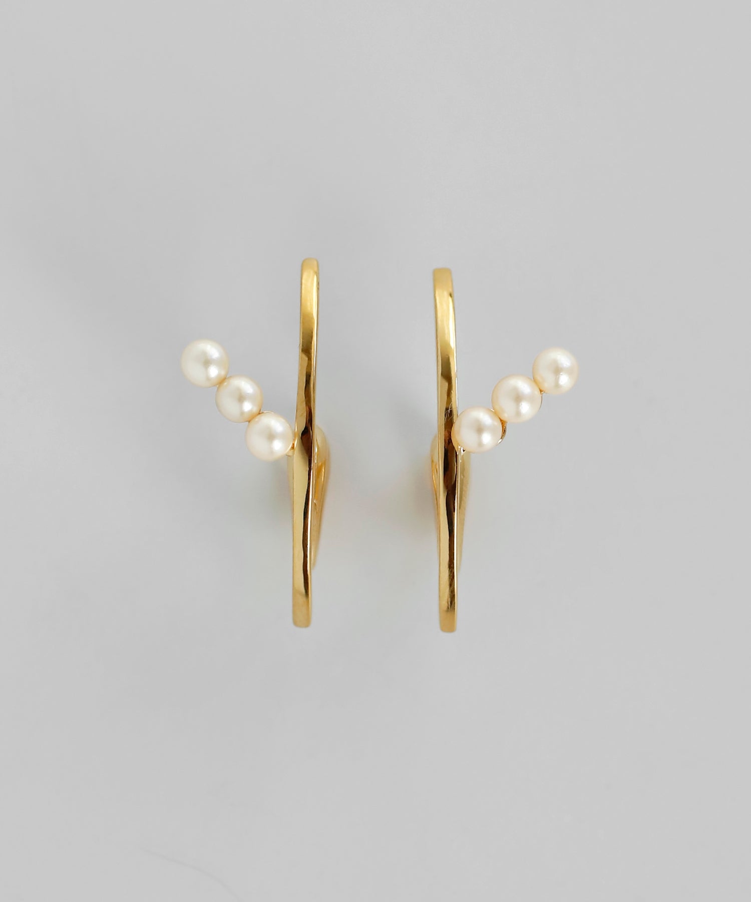 mimi33】パール×メタルラインイヤリング[Sheerchic]｜SANPO ONLINE