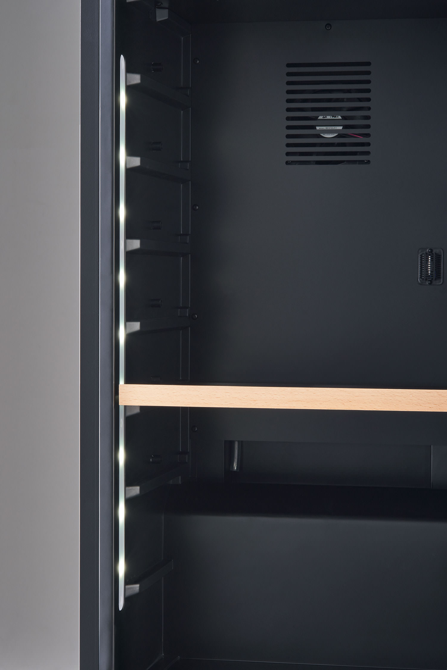 LX63DM2Z-W | 氷温® M2 | 製品一覧 | ワインセラーのさくら製作所