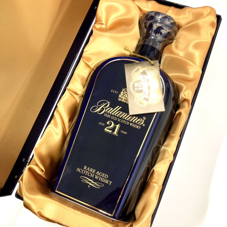 バランタイン21年 青陶器ボトルの買取実績 | 買取専門店さすがや