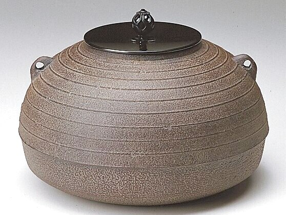 通販販売【茶道具】 丸釜 筋入 *菊地政光* 置炉用*[kmh90710]茶道道具