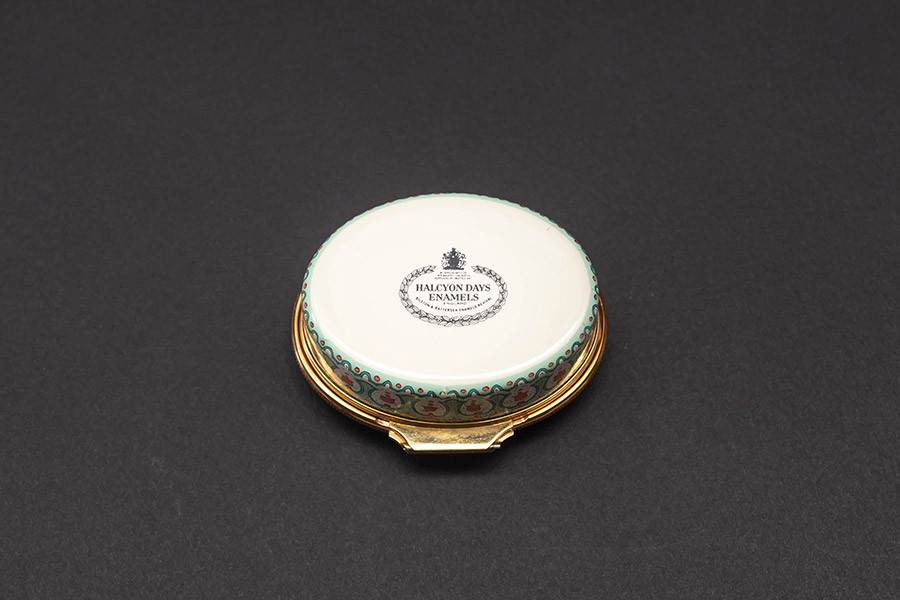 ハルシオン・デイズ エナメルボックス 『A Year to Remember』（1992年