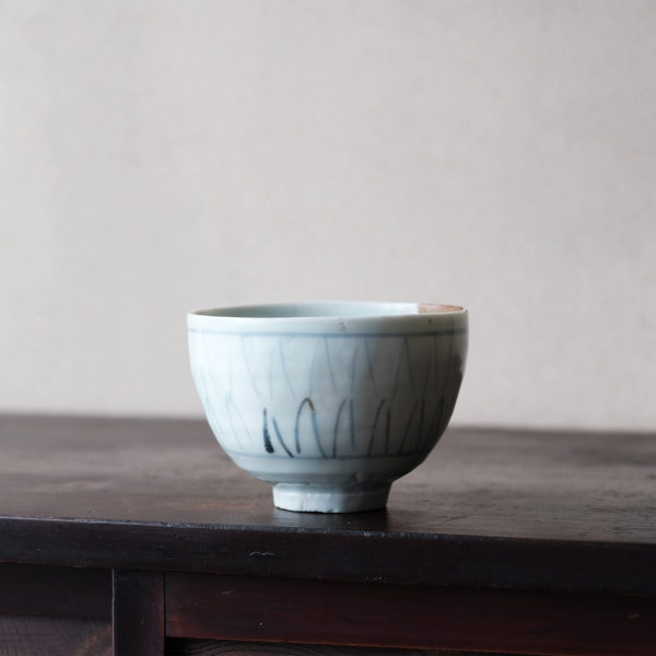 蘭紋 初期伊万里 酒杯(径7、2cm) 本金直 蘭紋 初期伊万里 酒杯(径7