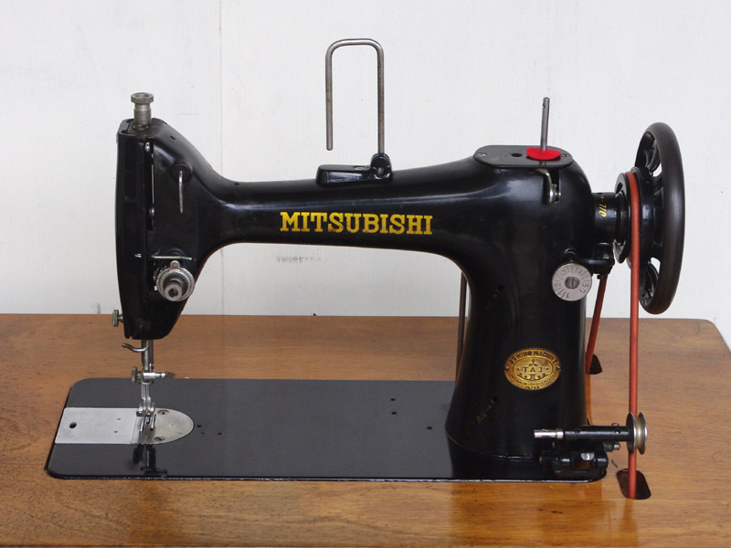 No.535 MITSUBISHI TA-1 三菱製 職業用足踏みミシンアンティークミシン