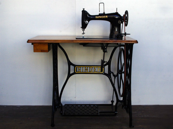 No.394 SINGER 103 シンガー製 職業用足踏みミシン：アンティーク