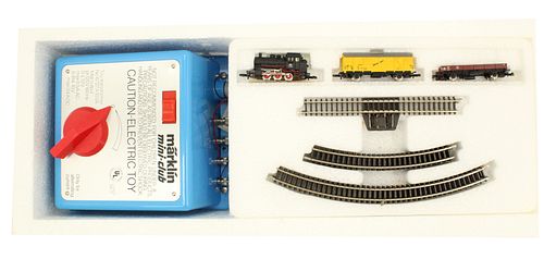 Märklin Mini Club Z Gauge Electric Train and Tracks #8182 for sale