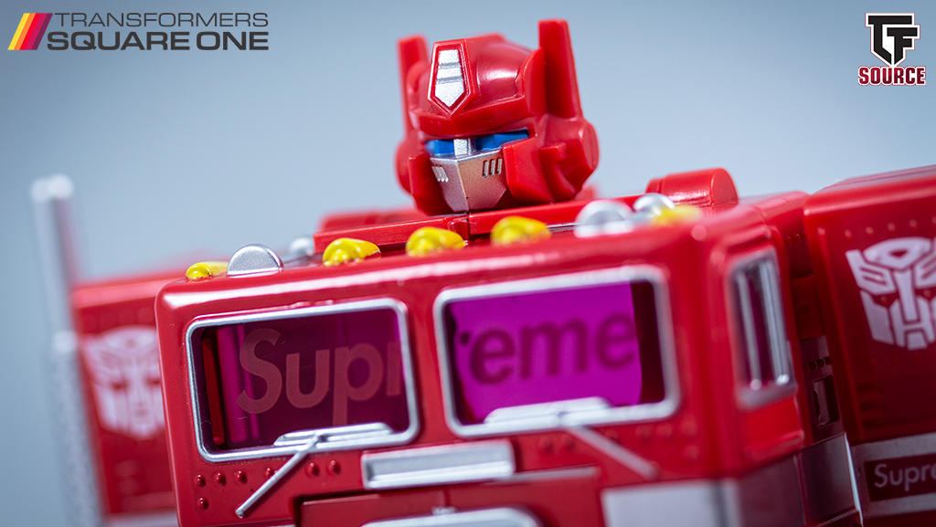 その他 Supreme Transformers G1 Optimus Prime その他 Supreme x