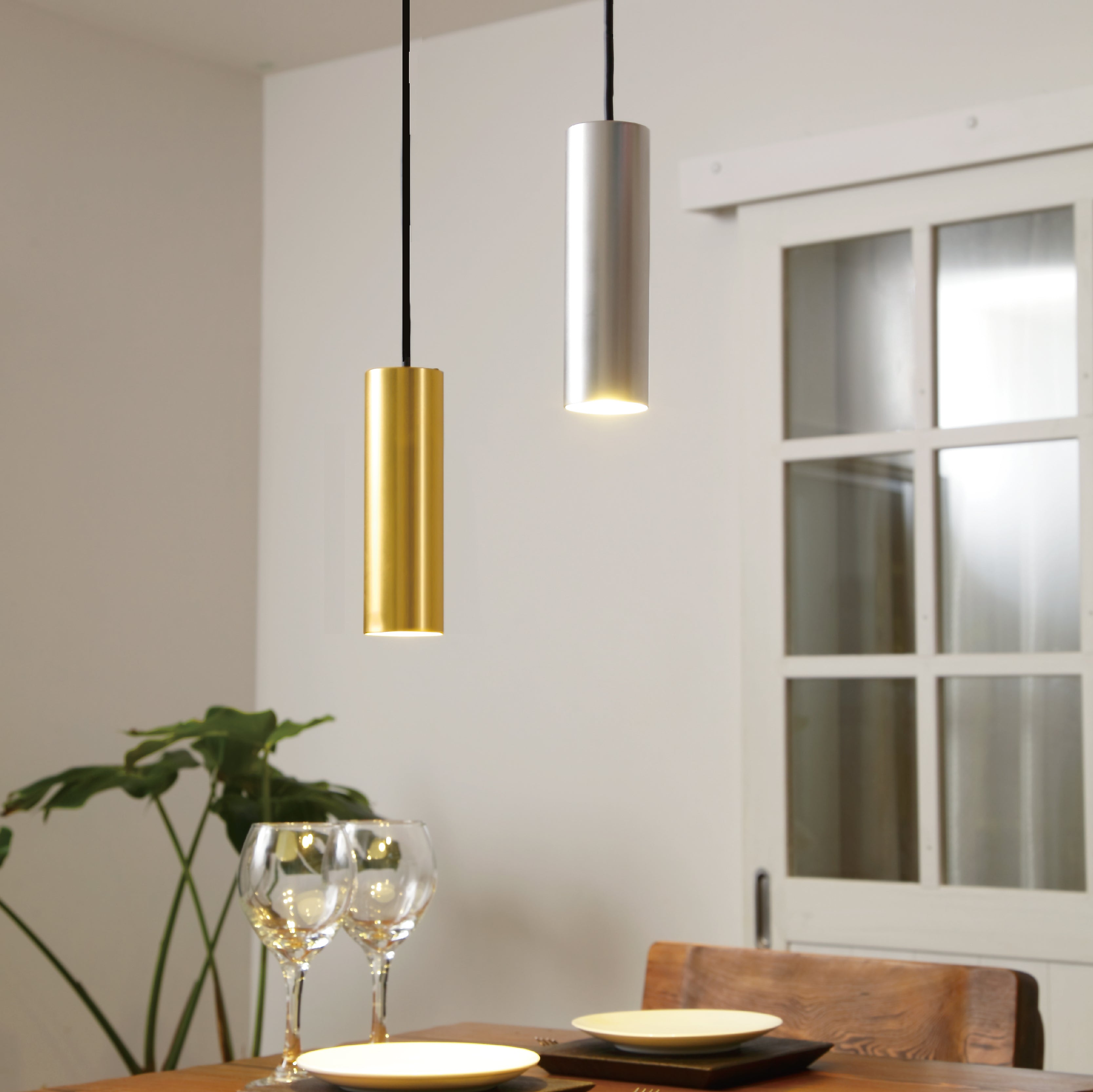 シンプル ミニマルデザイン 円筒ペンダントライト 直径5.5cm 電球色