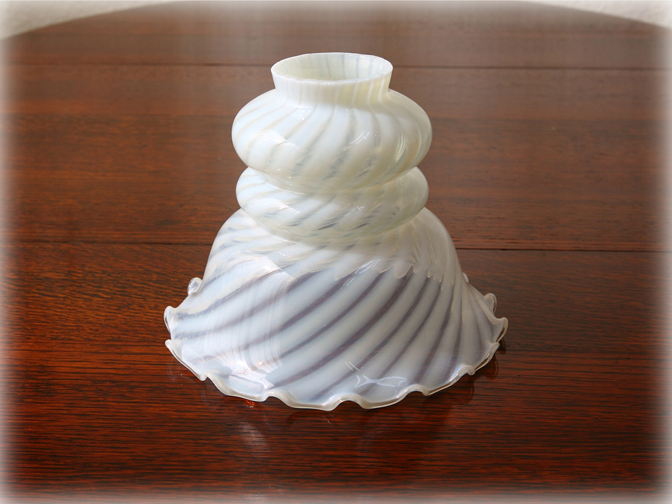 Fentonフェントン スウィル/オパールセント ガラスシェード