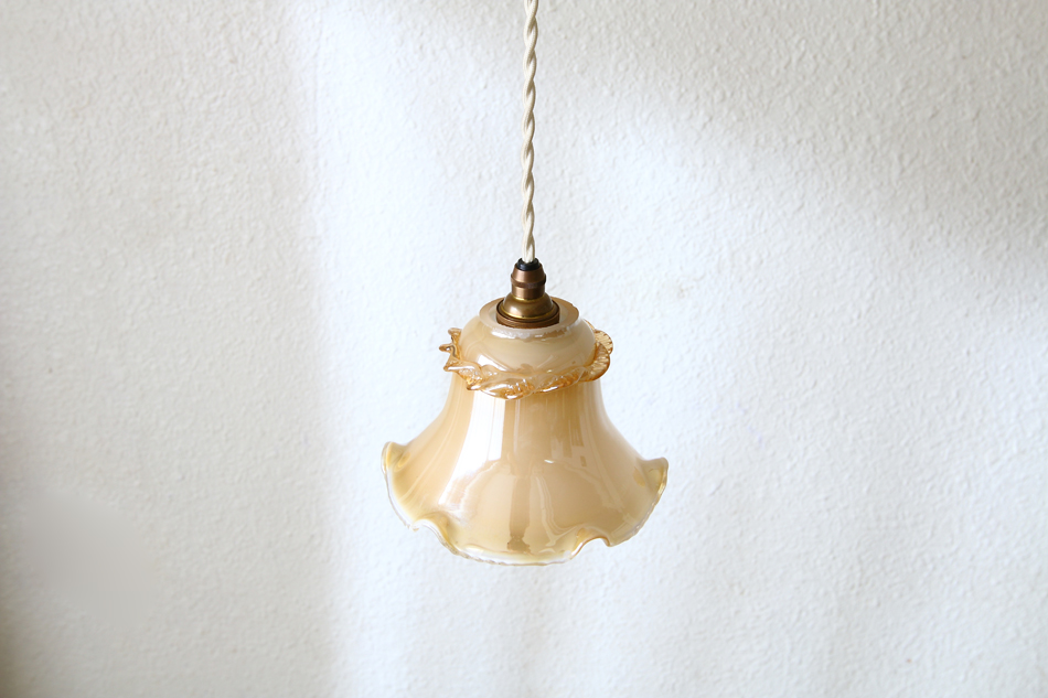 アンバー&ミルクガラス フリルシェードペンダントランプ｜アンティーク