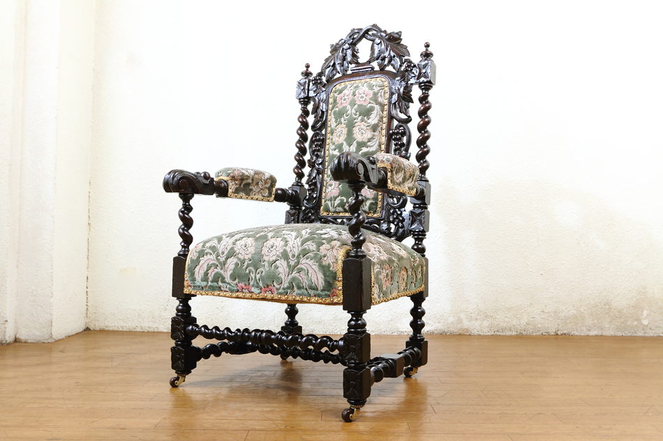 ヴィクトリアン ジェントルマンスタイル ツイストアームチェア