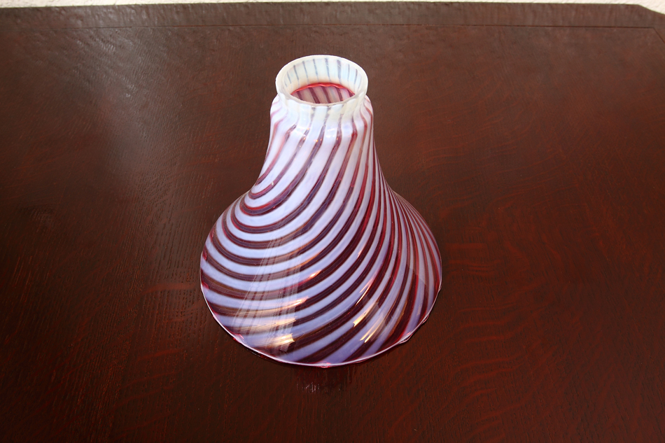 フェントン クランベリーオパルセント ホブネイル フリルエッジ 刻印