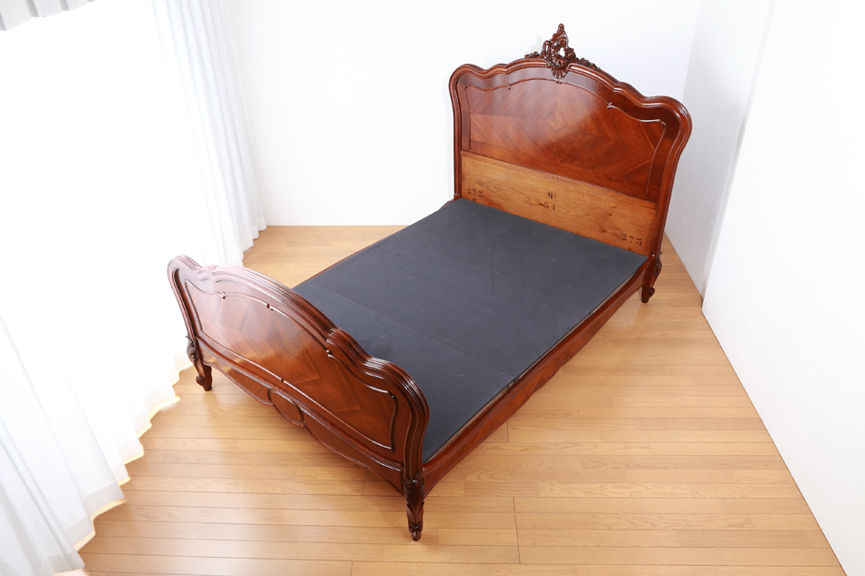 ヴィクトリアンスタイル ファニアーマホガニー ダブルサイズ ベッド