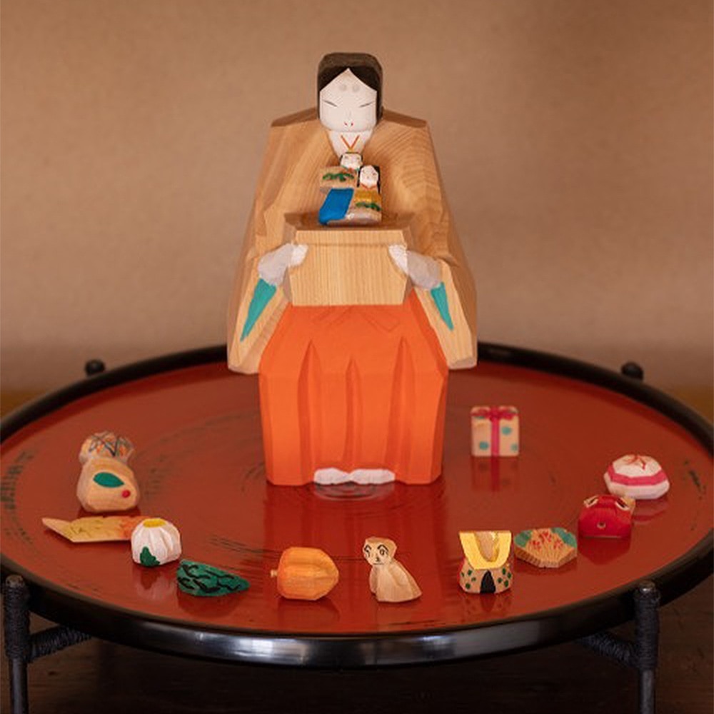 奈良一刀彫月こよみ＋村瀬治兵衛さんの根来塗日の丸盆 足付