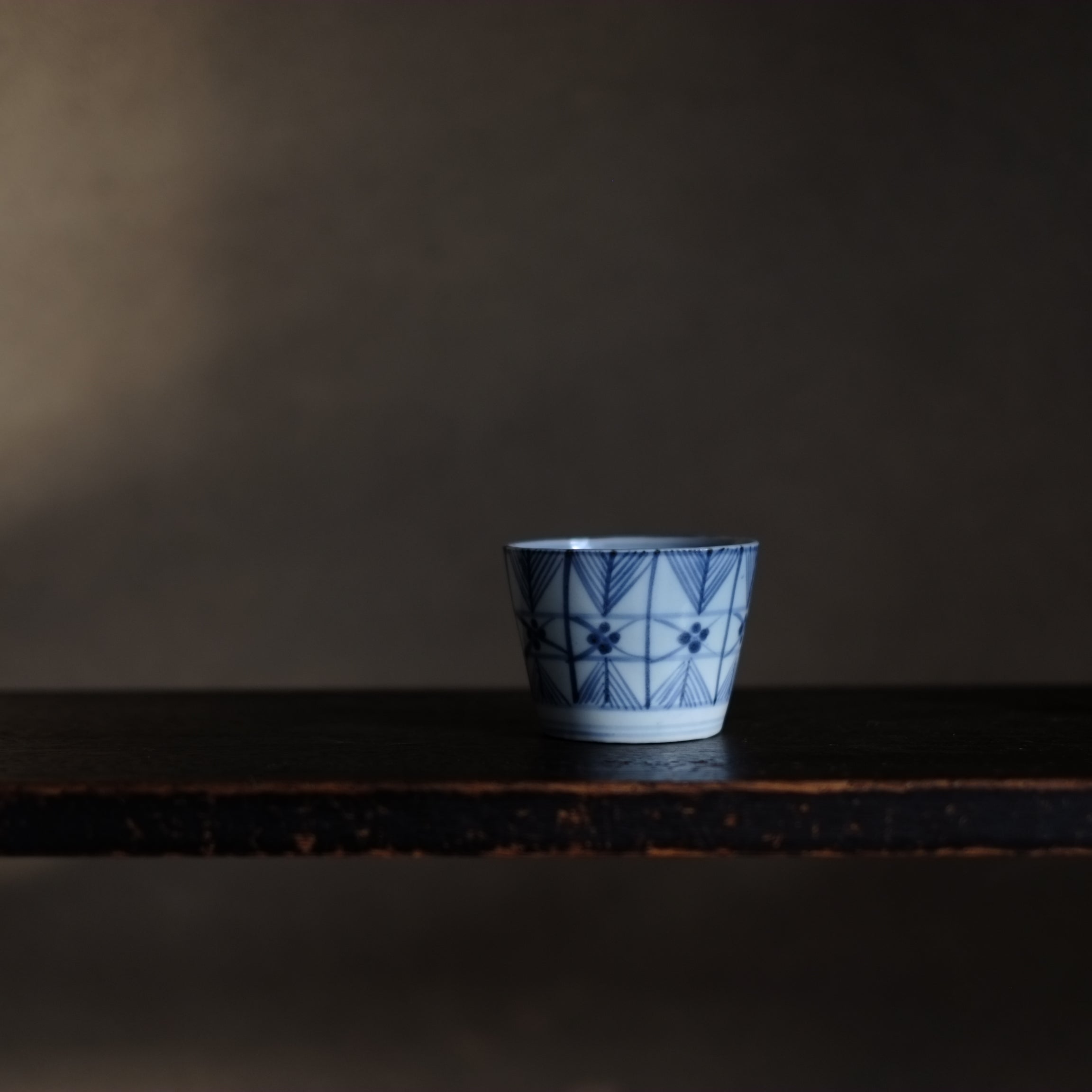 229 古伊万里染付松松葉吹雪図蕎麦猪口 江戸前期 無傷 229 古