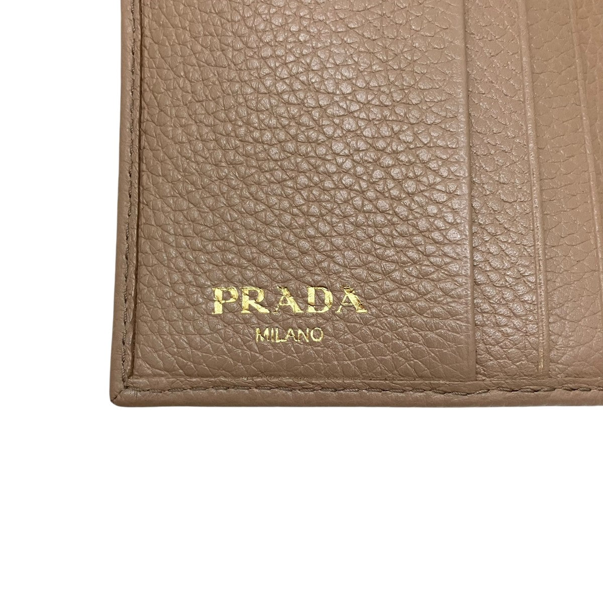 PRADA(プラダ) 3つ折り財布 ベージュ｜【公式】カインドオルオンライン