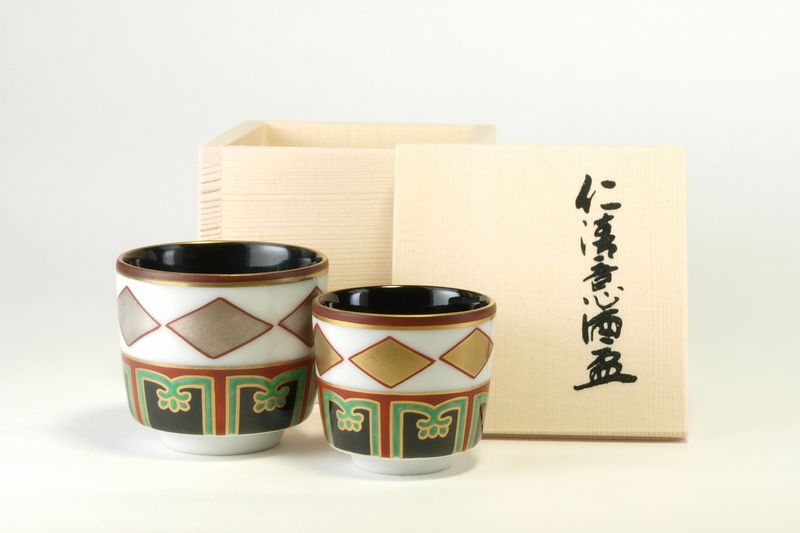 楽天市場】【美濃焼】窯元蔵珍窯 【仁清写し】色絵金銀菱重茶碗 : 蔵珍窯