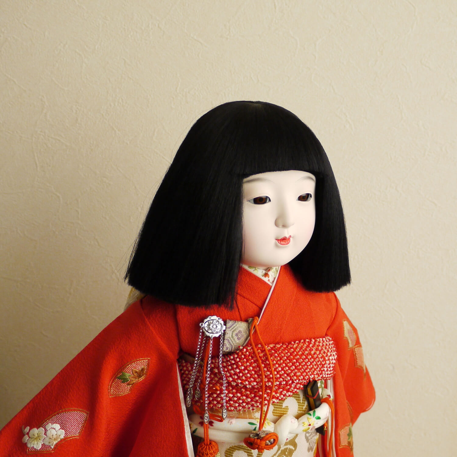 市松人形 元賀章介 12号尺二正絹手刺繍 扇面に小花 赤色 台 女の子