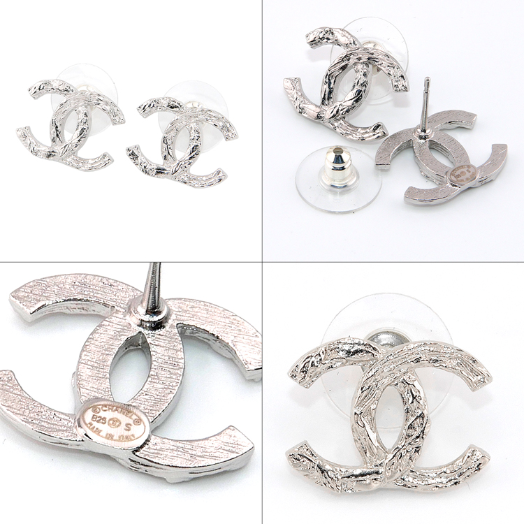 CHANEL シルバー スタッドピアス CHANEL シルバー ロゴスタッドピアス