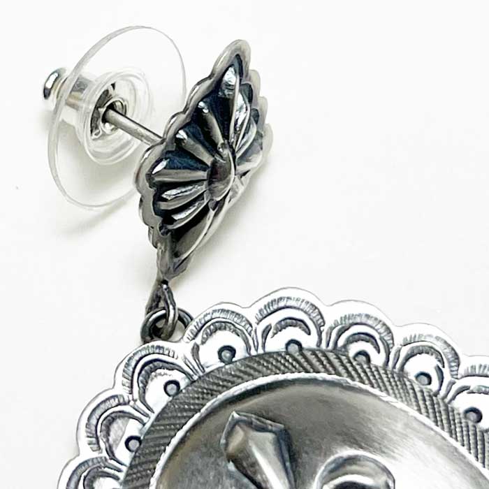 インディアンジュエリー ナバホ スタンプ コンチョ シルバー ピアス