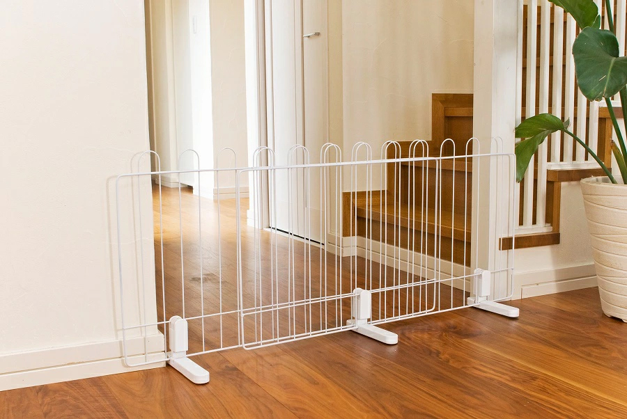 ペットフェンス ペットゲート 高さ50cm 幅90cm~ 置くだけ 簡単 自立 犬