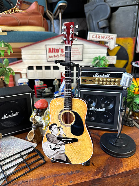 エルヴィス・プレスリー オフィシャル ファースト ライブ