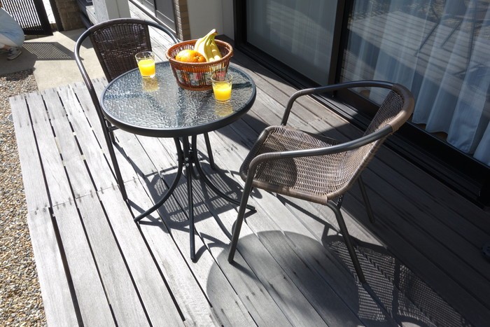 ラタン調 3点セット（ガラステーブル1点、ラタン調ガーデンチェア2点）