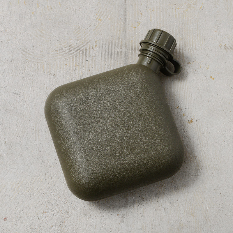MILITARY（ミリタリー） 実物 USED 米軍 2QT ウォーターキャンティーン