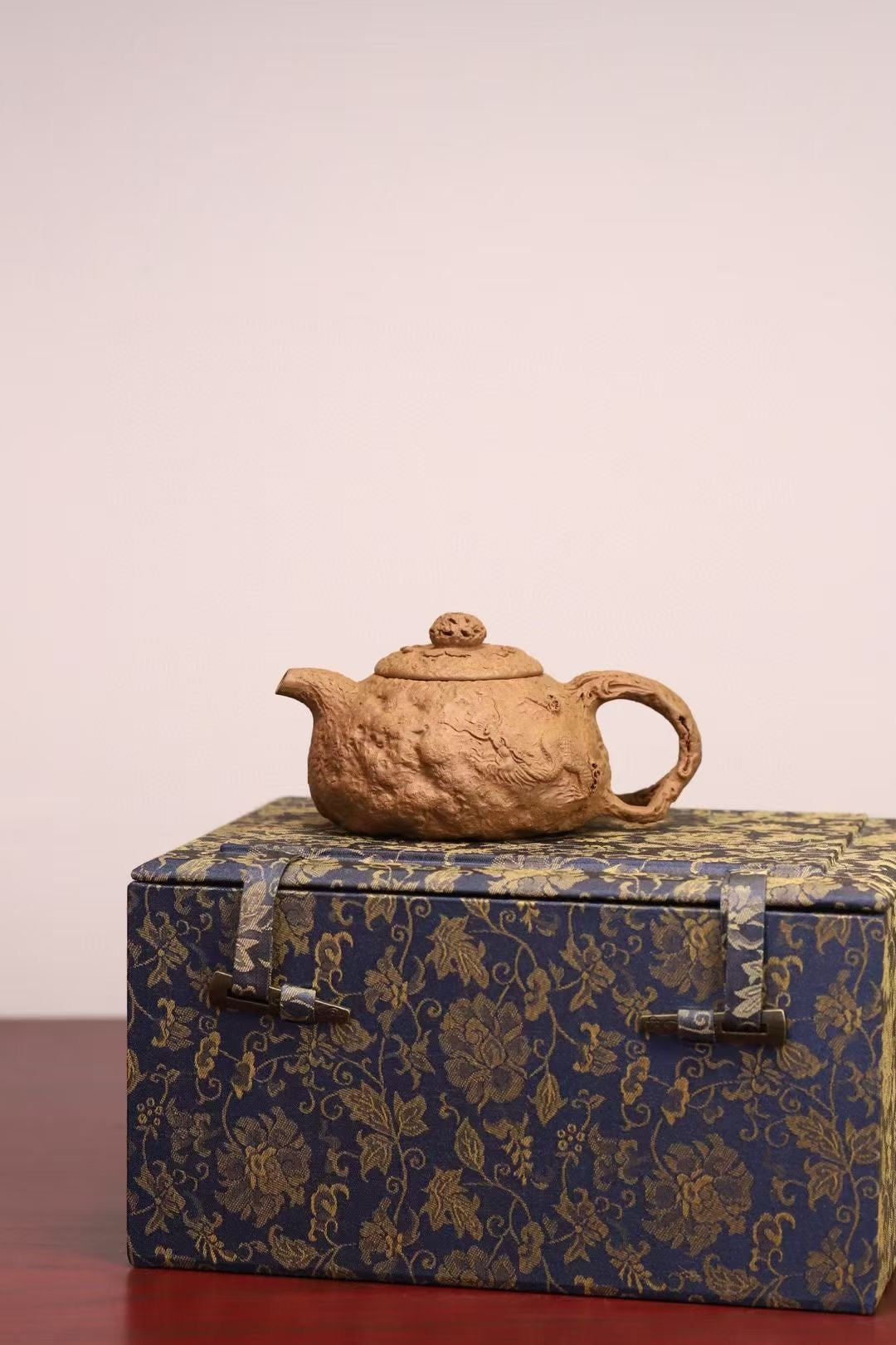 宜興紫砂壷 (中国茶器) 『隠龍供春』 – 紫砂庵