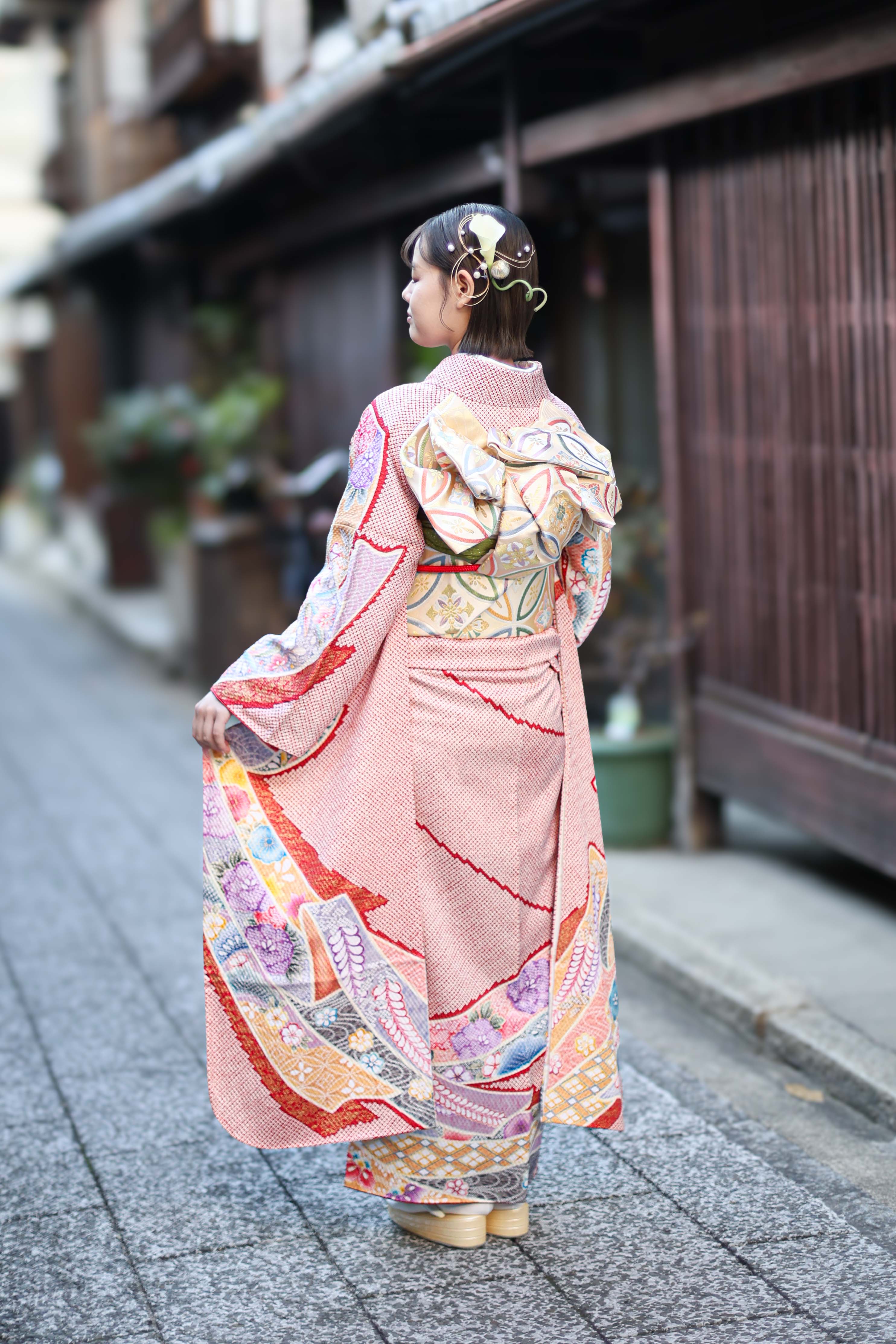 赤疋田に花熨斗目｜京都の成人式振袖・卒業式袴レンタル シュハリス
