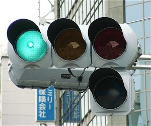 日本信号ランプ式灯器動向