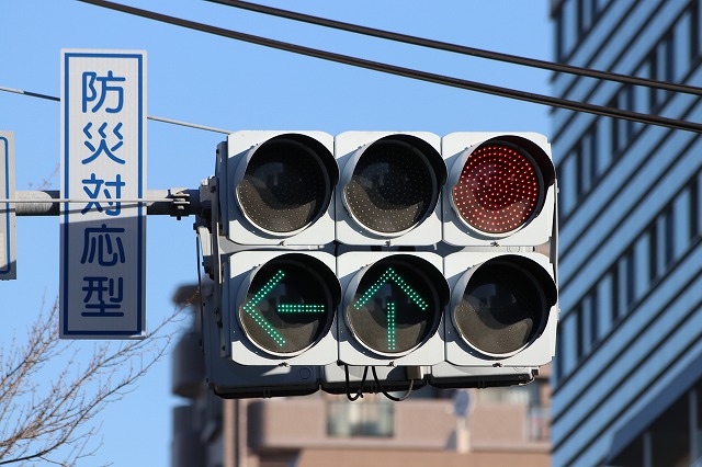 信号機 本物 歩行者用信号灯器 日本信号（株） 2009年10月製 LED 交通