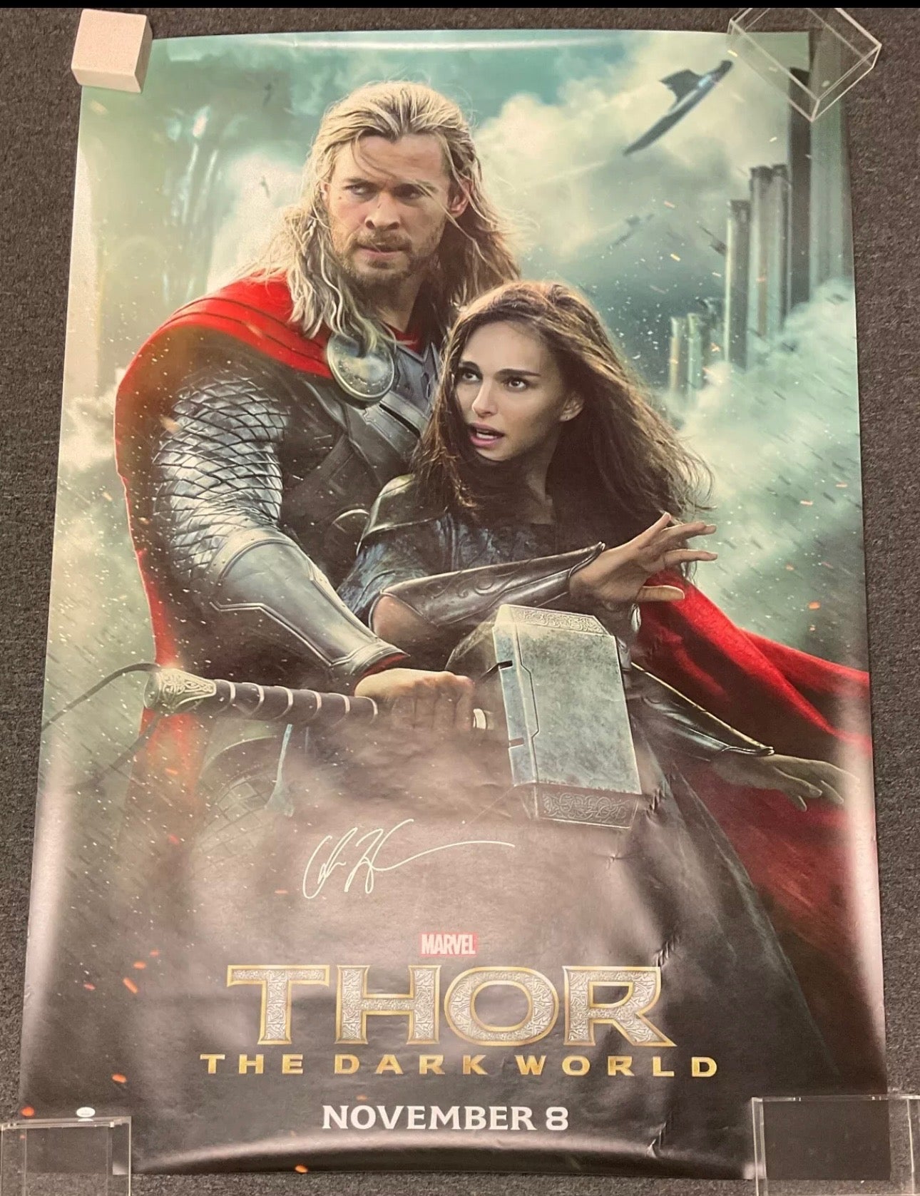 Thor フォトサイン Chris Hemsworth Autographed Avengers: Age of
