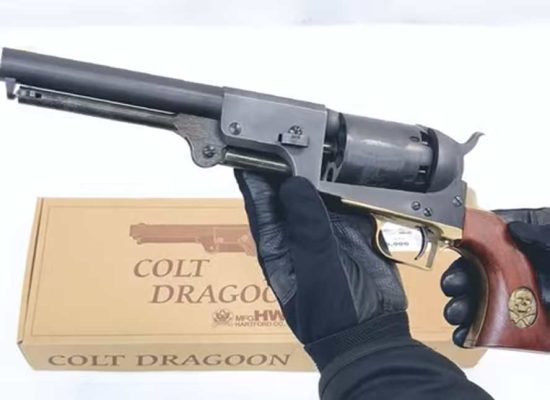 ハートフォードのCOLTウォーカー、COLTドラグーン M1848 買い取りまし