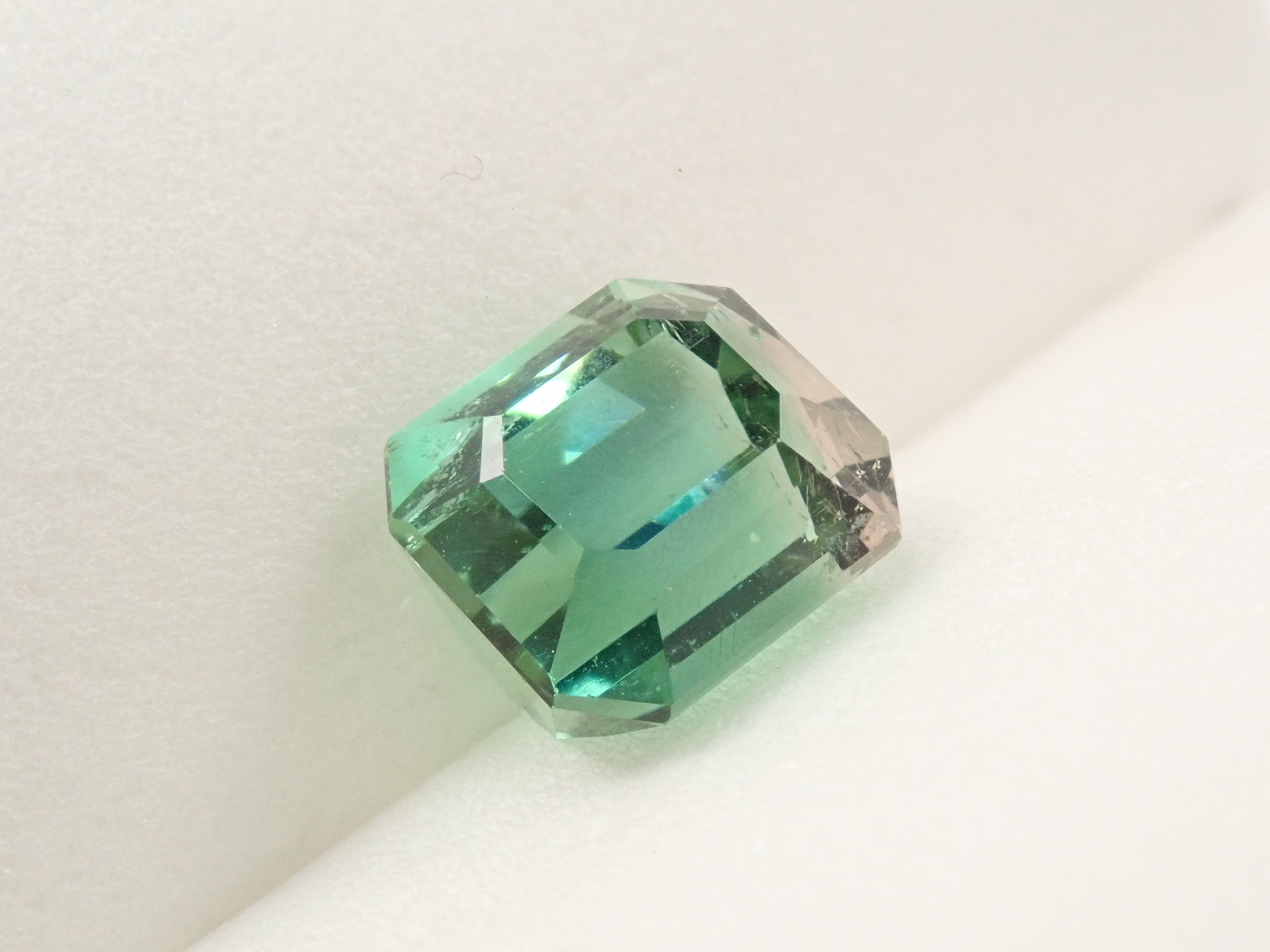 アフガニスタン産バイカラートルマリン 2.664ctルース（シーフォーム