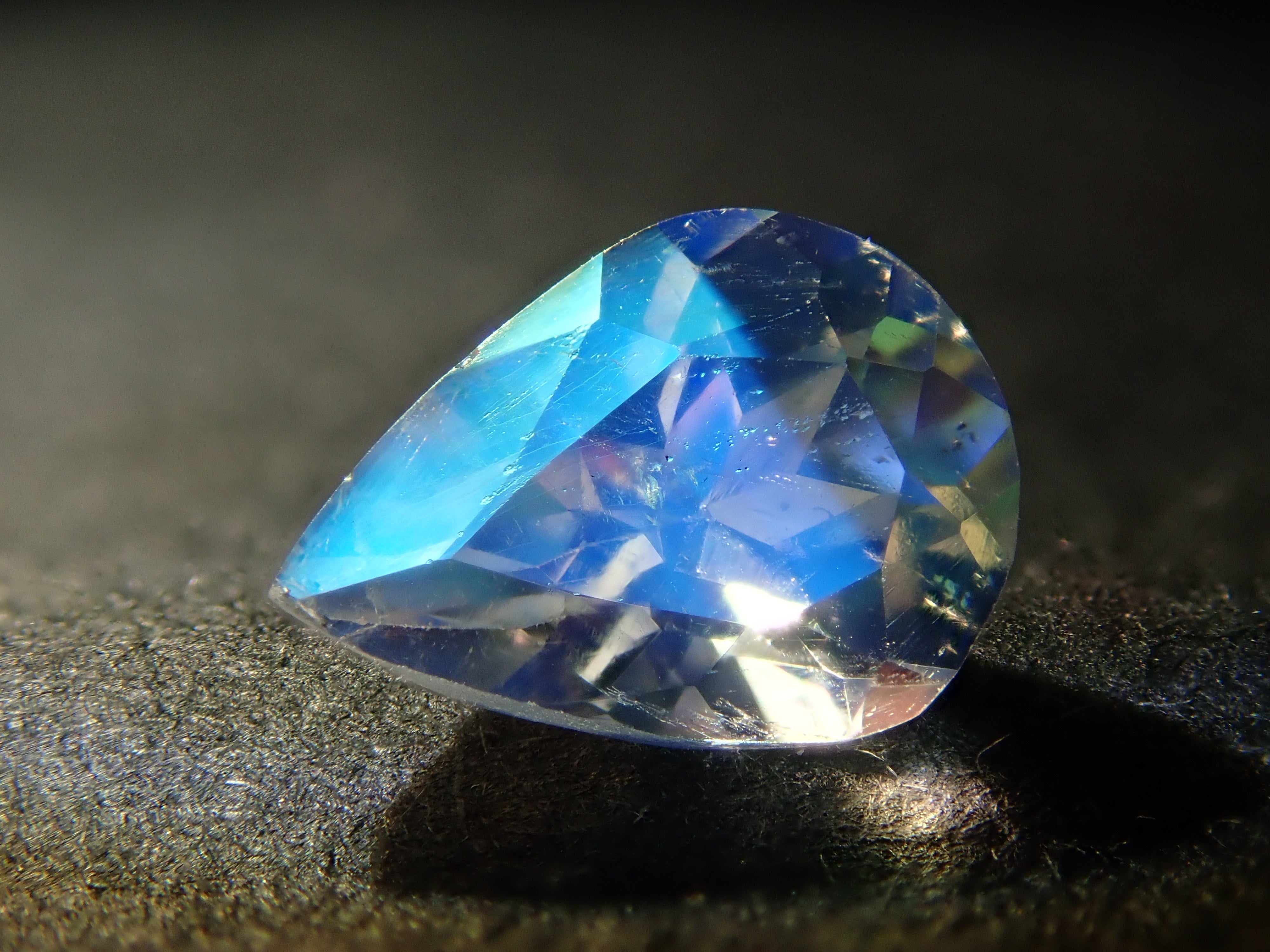 天然ラブラドライトムーンストーン大粒ルース鑑別書付