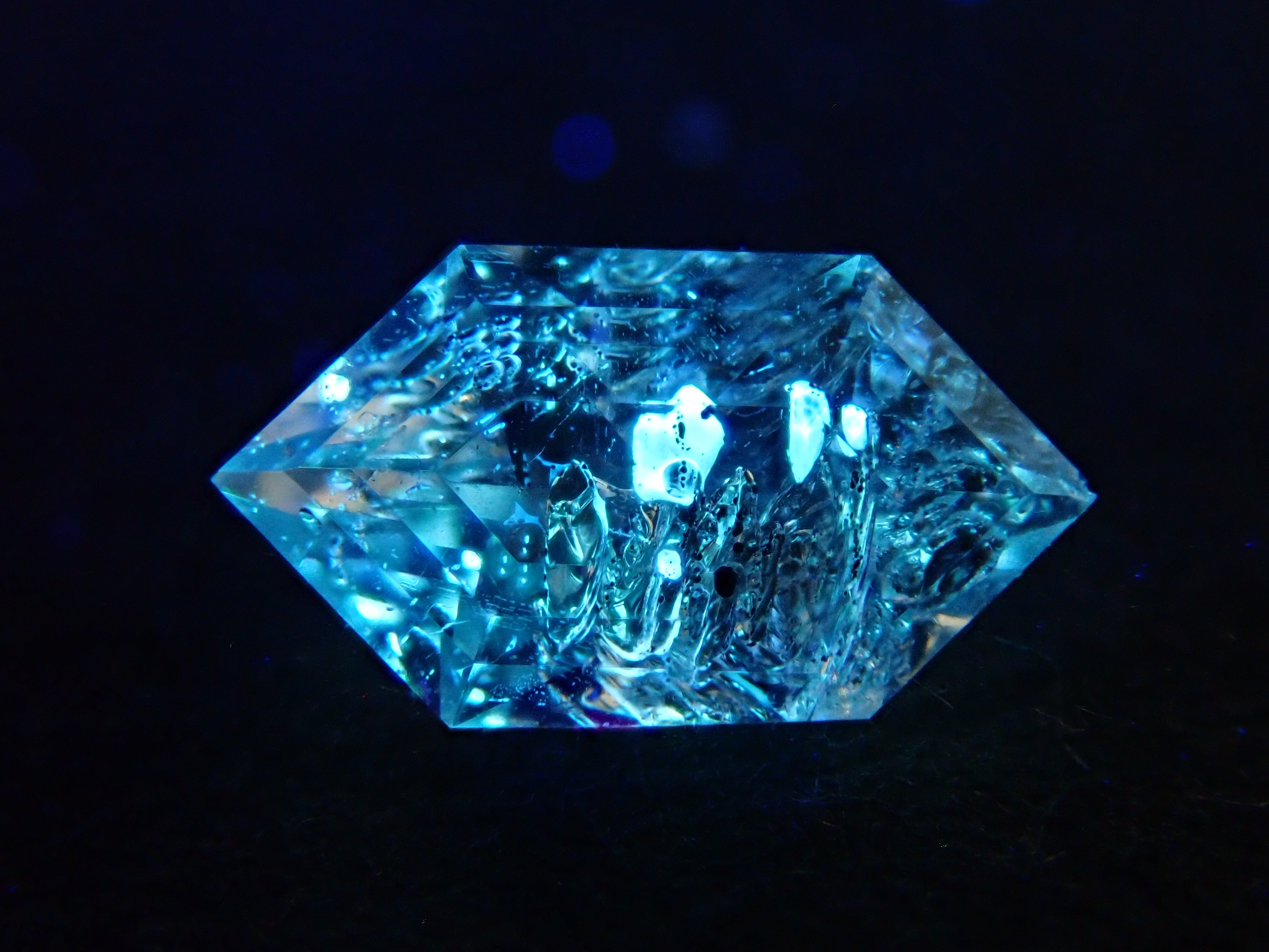 オイルインクォーツ 0.235ctルース