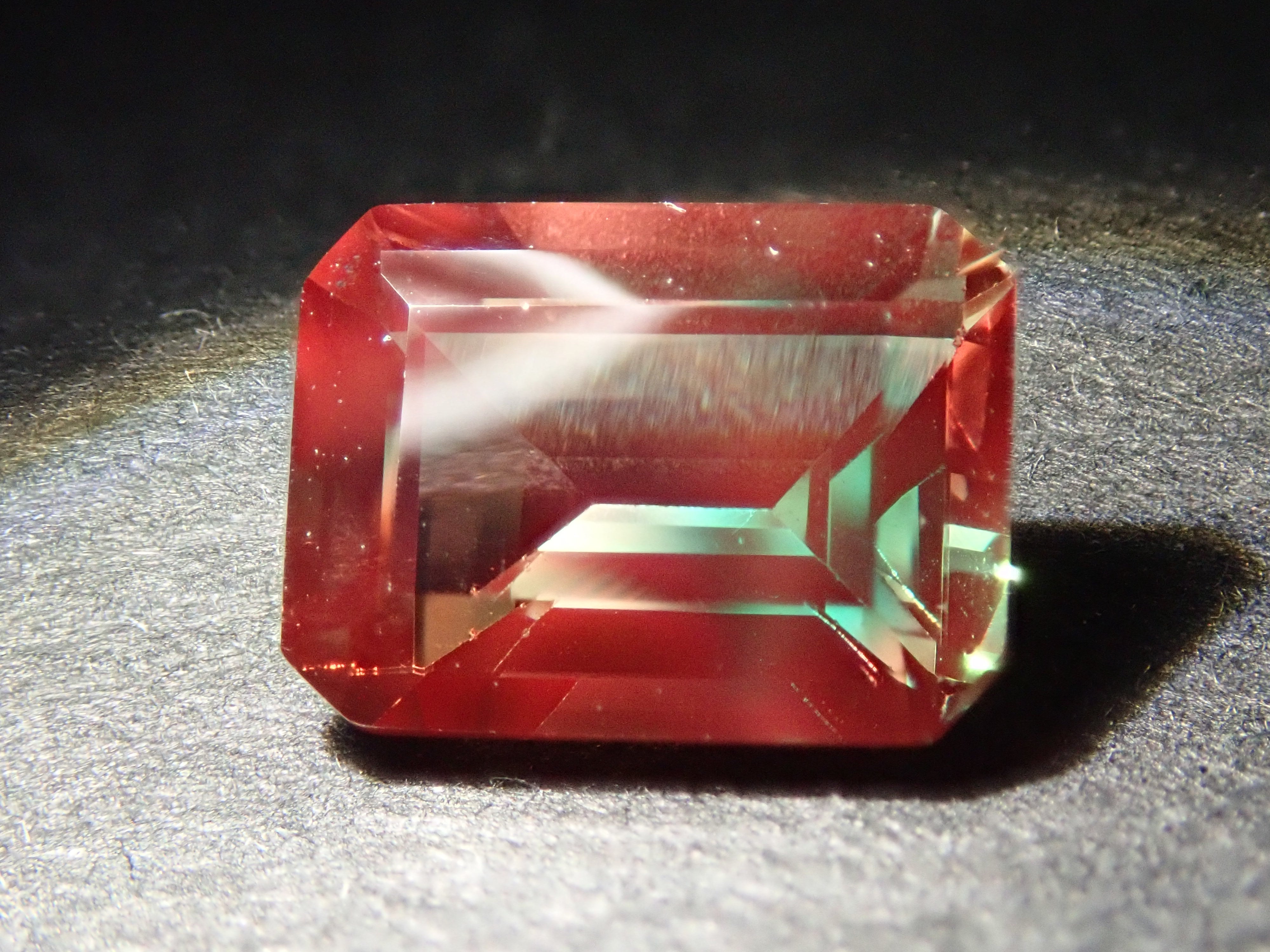 中国/内モンゴル自治区/固陽県】バイカラーアンデシン バイカラー