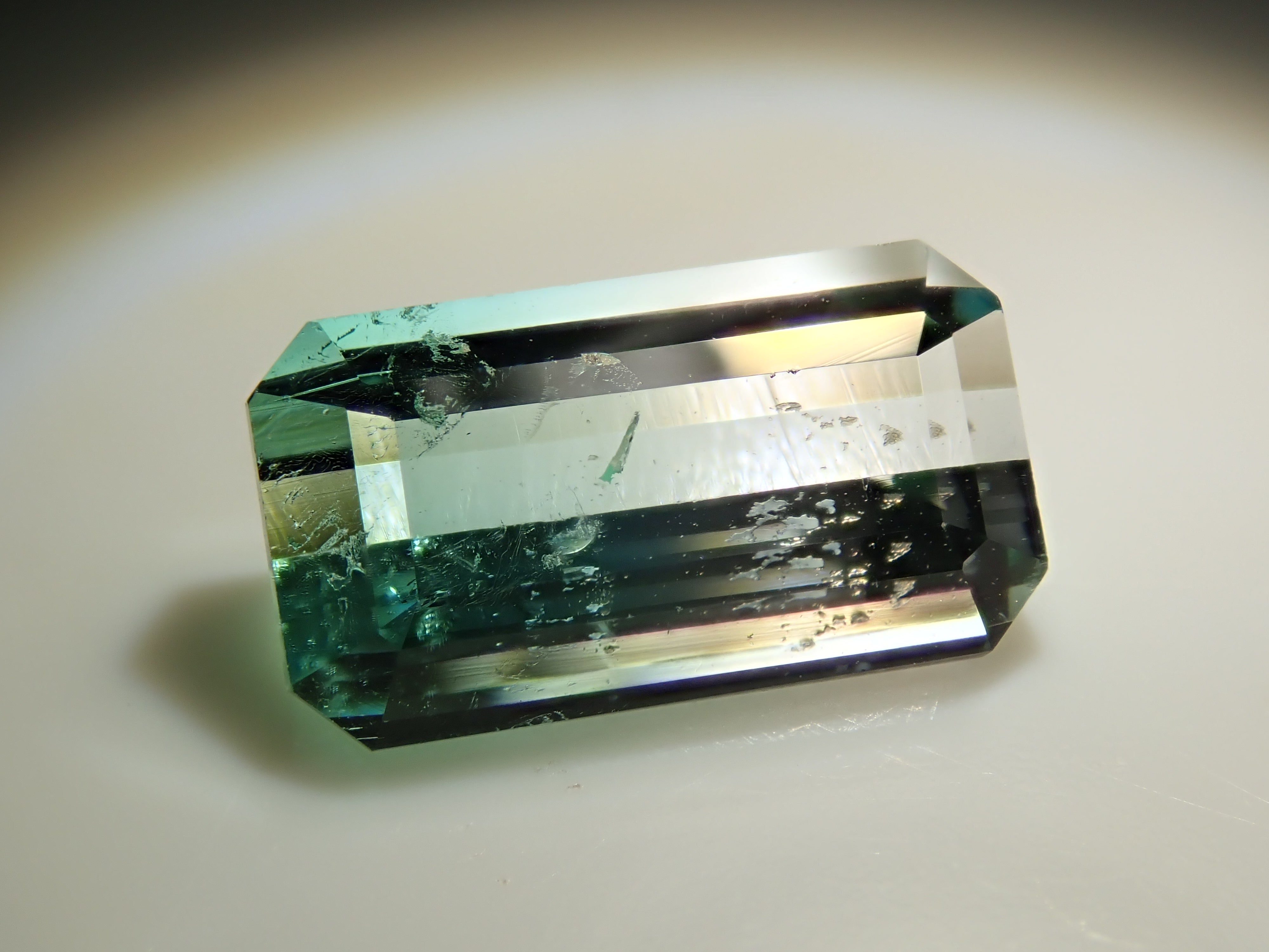 アフガニスタン産バイカラートルマリン 1.653ctルース