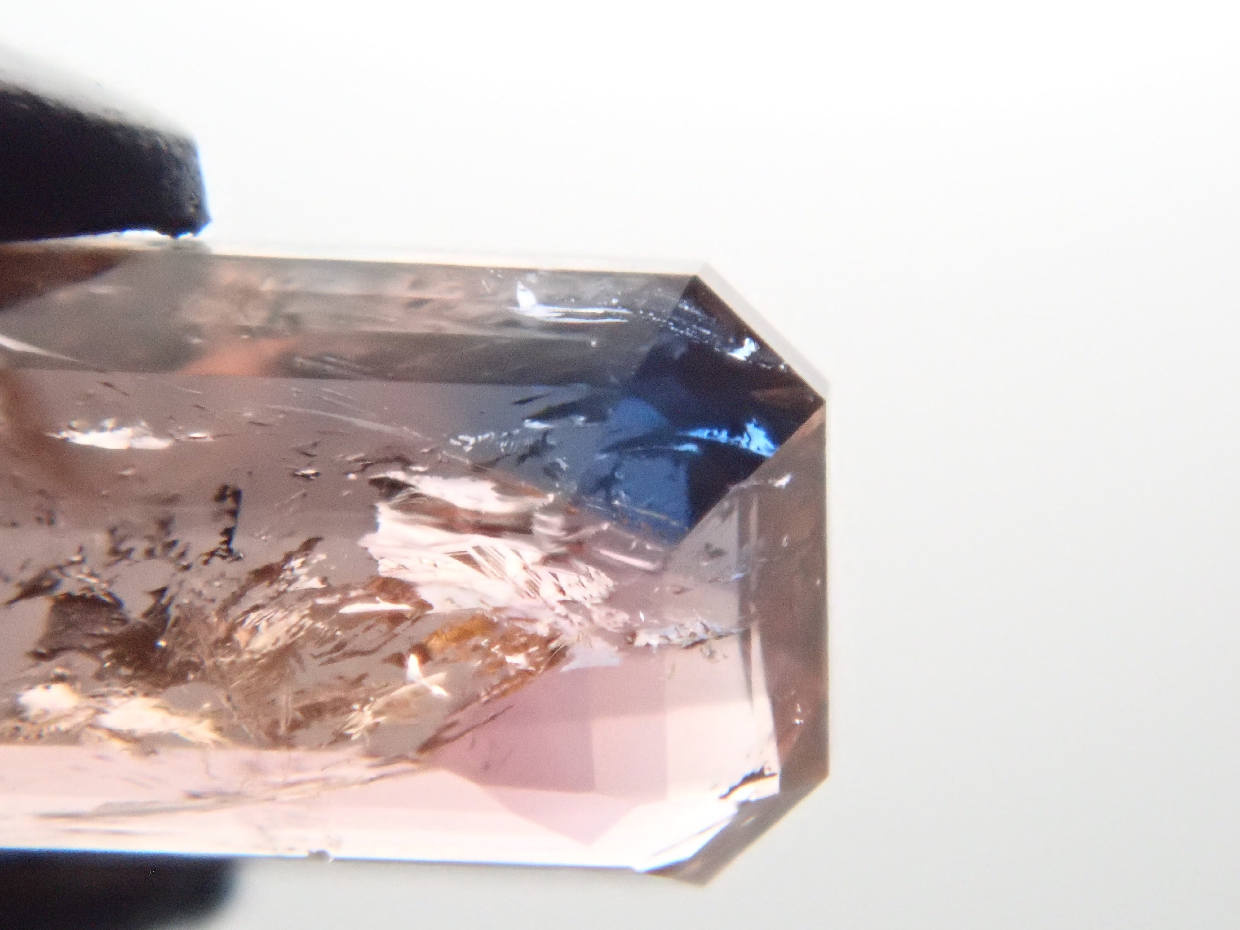 アキシナイト（ブルーティント） 0.300ctルース